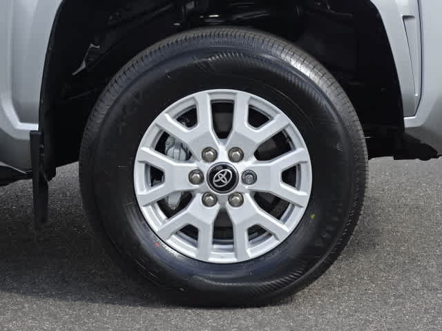Certified 2024 Toyota Tacoma SR5 AWD/4WD image 8