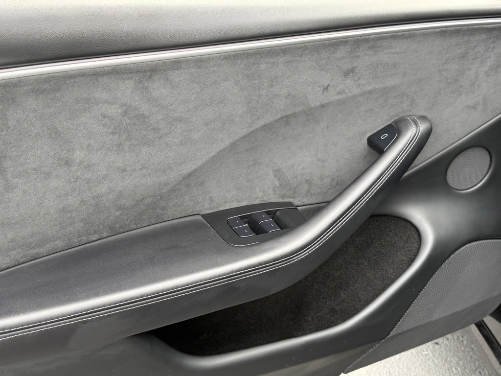 Used 2025 Tesla Model 3 Long Range image 16