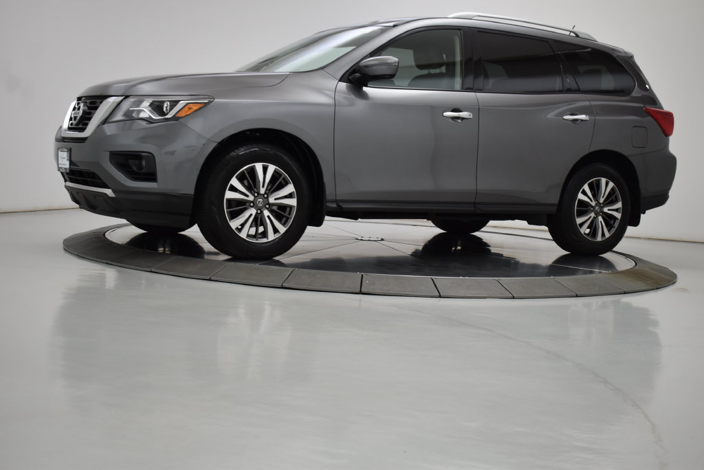 Used 2017 Nissan Pathfinder SV AWD/4WD image 16