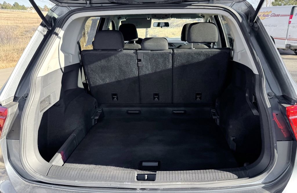 Used 2020 Volkswagen Tiguan S image 9