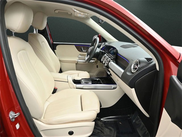 Used 2020 Mercedes-Benz GLB 250 w/ Premium Package image 19