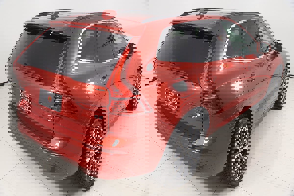 Used 2022 Volvo XC60 B5 Momentum image 47