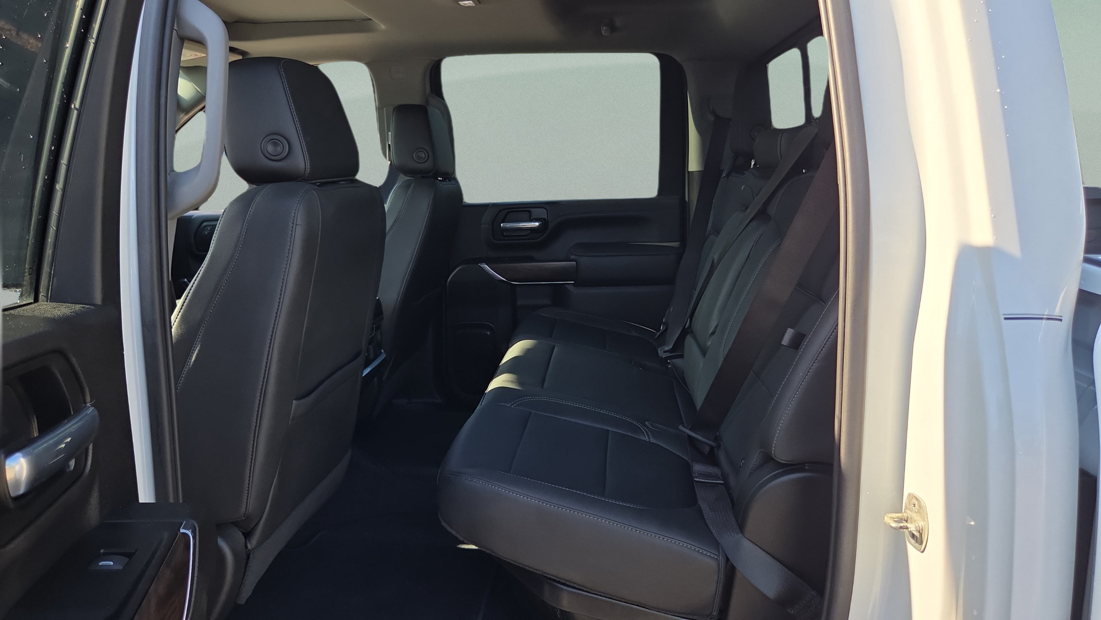 Used 2023 GMC Sierra 3500 SLT w/ SLT Premium Package AWD/4WD image 6