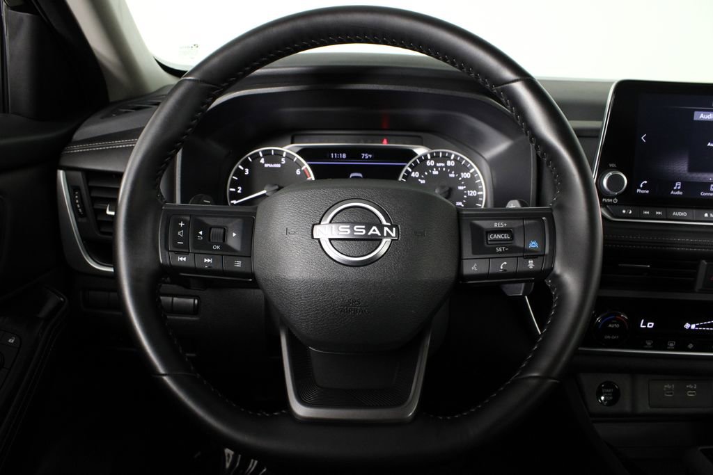 Used 2025 Nissan Rogue SV image 25