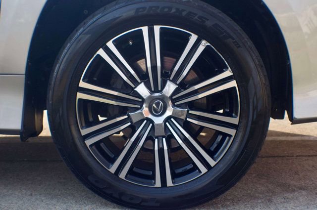 Used 2018 Lexus LX 570 4WD w/ Luxury Package image 61