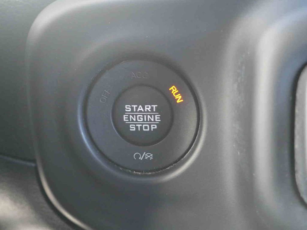 Certified 2020 Jeep Gladiator Sport w/ Quick Order Package 24S image 31