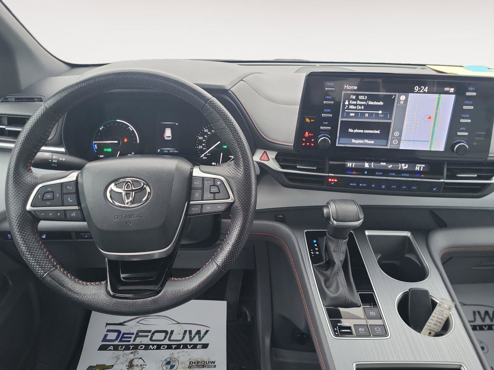 Used 2023 Toyota Sienna XLE image 13