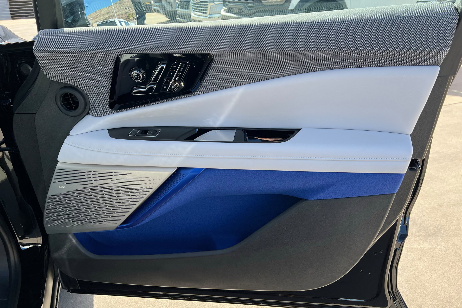 New 2026 Cadillac Optiq Sport 2 w/ LPO, Floor Liner Package AWD/4WD image 24