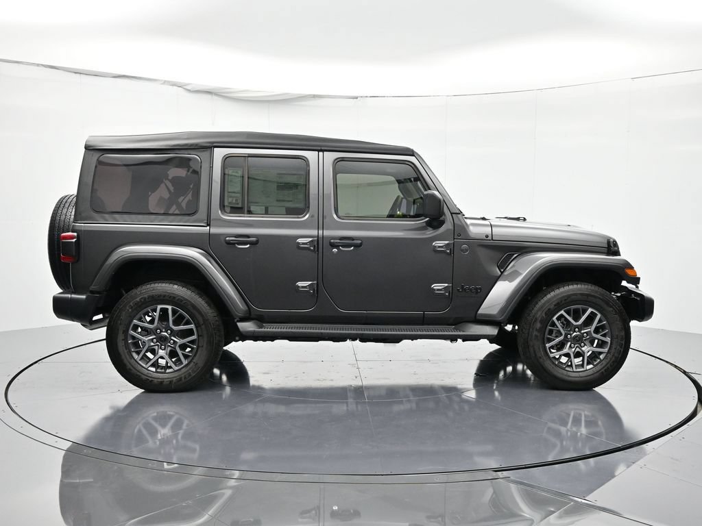 New 2025 Jeep Wrangler Unlimited Sahara w/ Technology Group AWD/4WD image 4