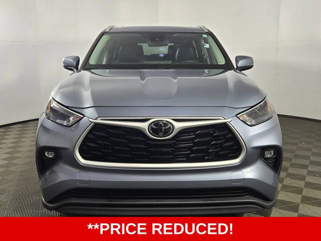 Used 2024 Toyota Highlander XLE video 2