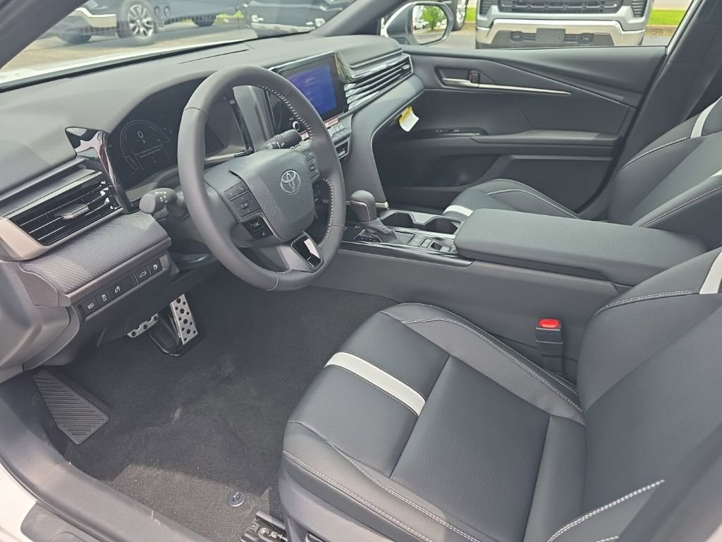 New 2026 Toyota Camry SE FWD image 9