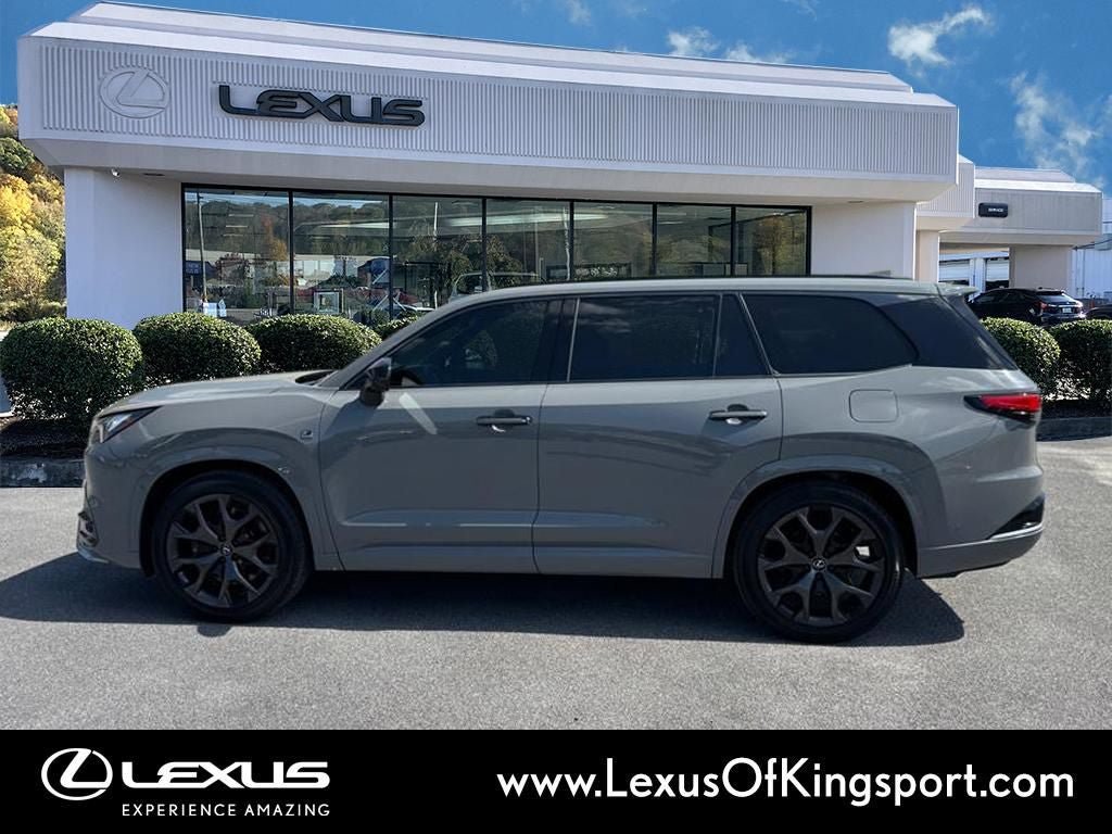 Used 2024 Lexus TX 500h AWD w/ Technology Package image 2