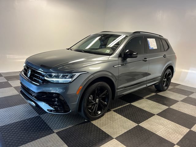 Certified 2023 Volkswagen Tiguan SE R-Line FWD image 3
