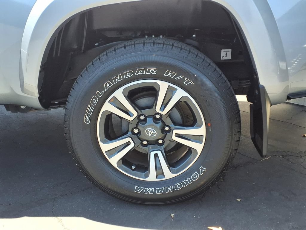 Used 2019 Toyota Tacoma TRD Sport RWD image 5