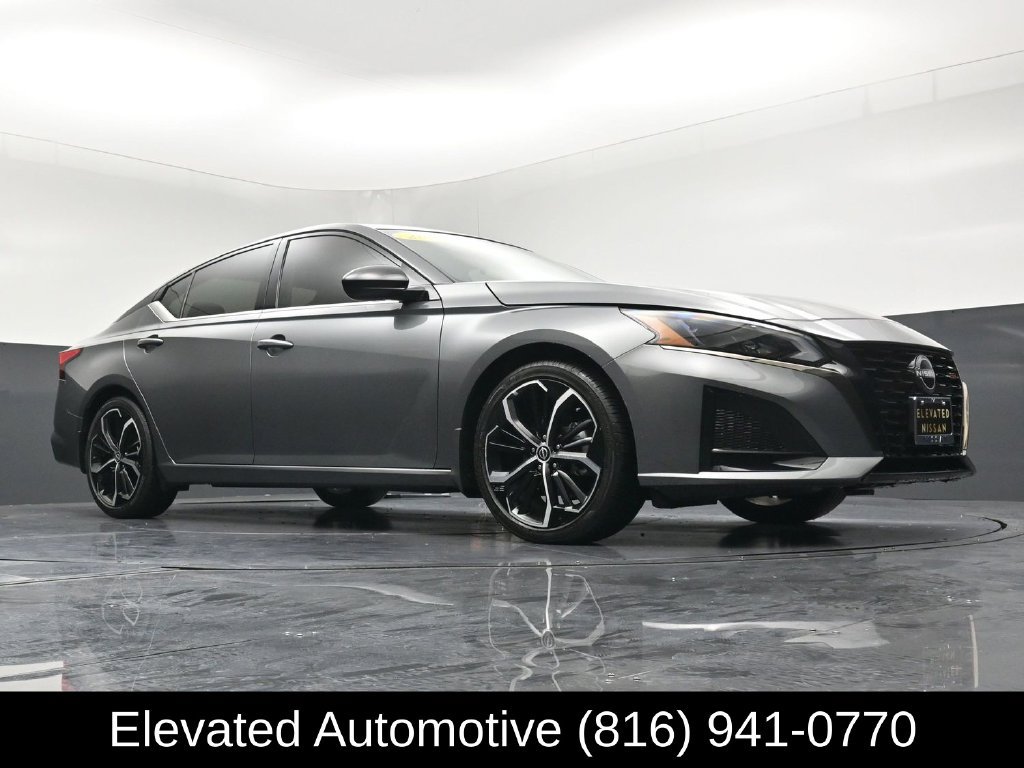 Used 2023 Nissan Altima 2.5 SR FWD image 27