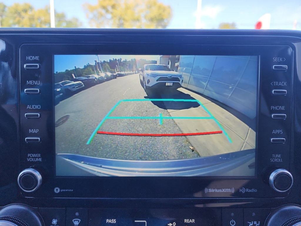 Used 2022 Toyota Highlander XLE image 17