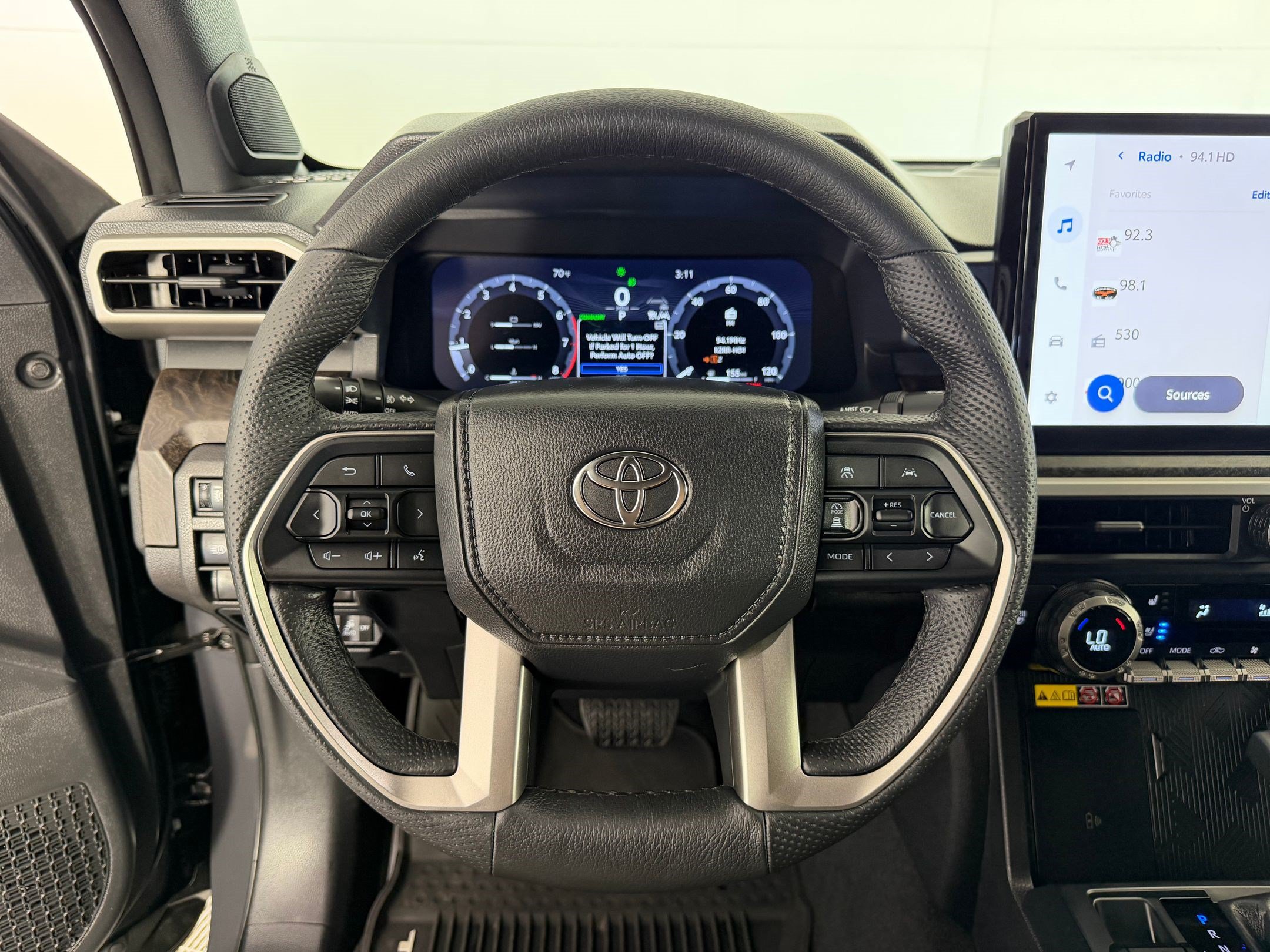 Used 2025 Toyota Tacoma Limited AWD/4WD image 11