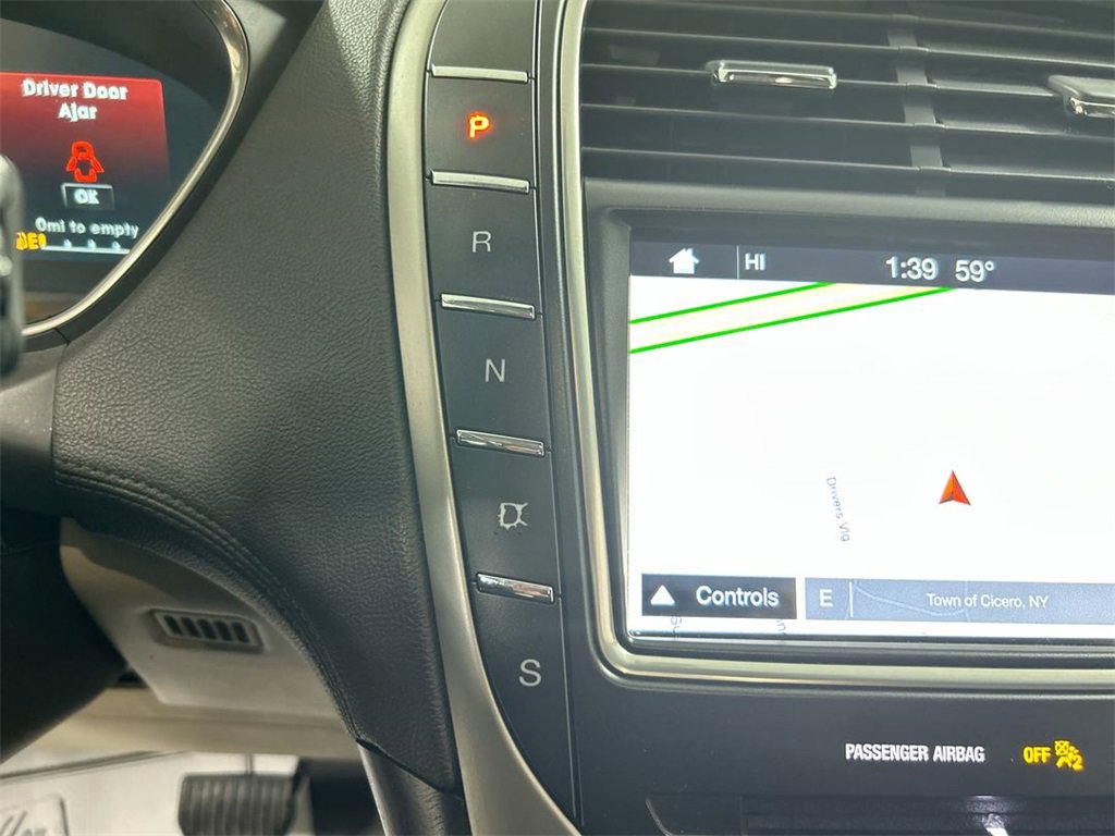 Used 2019 Lincoln Nautilus Select image 18