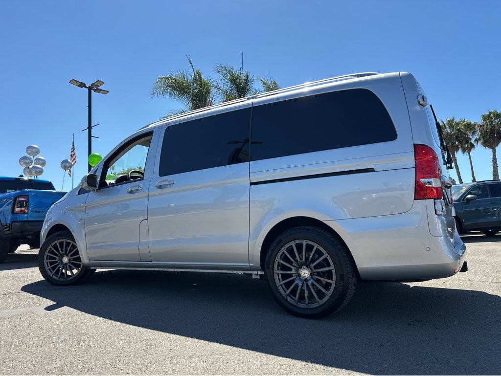 Used 2016 Mercedes-Benz Metris Passenger image 3