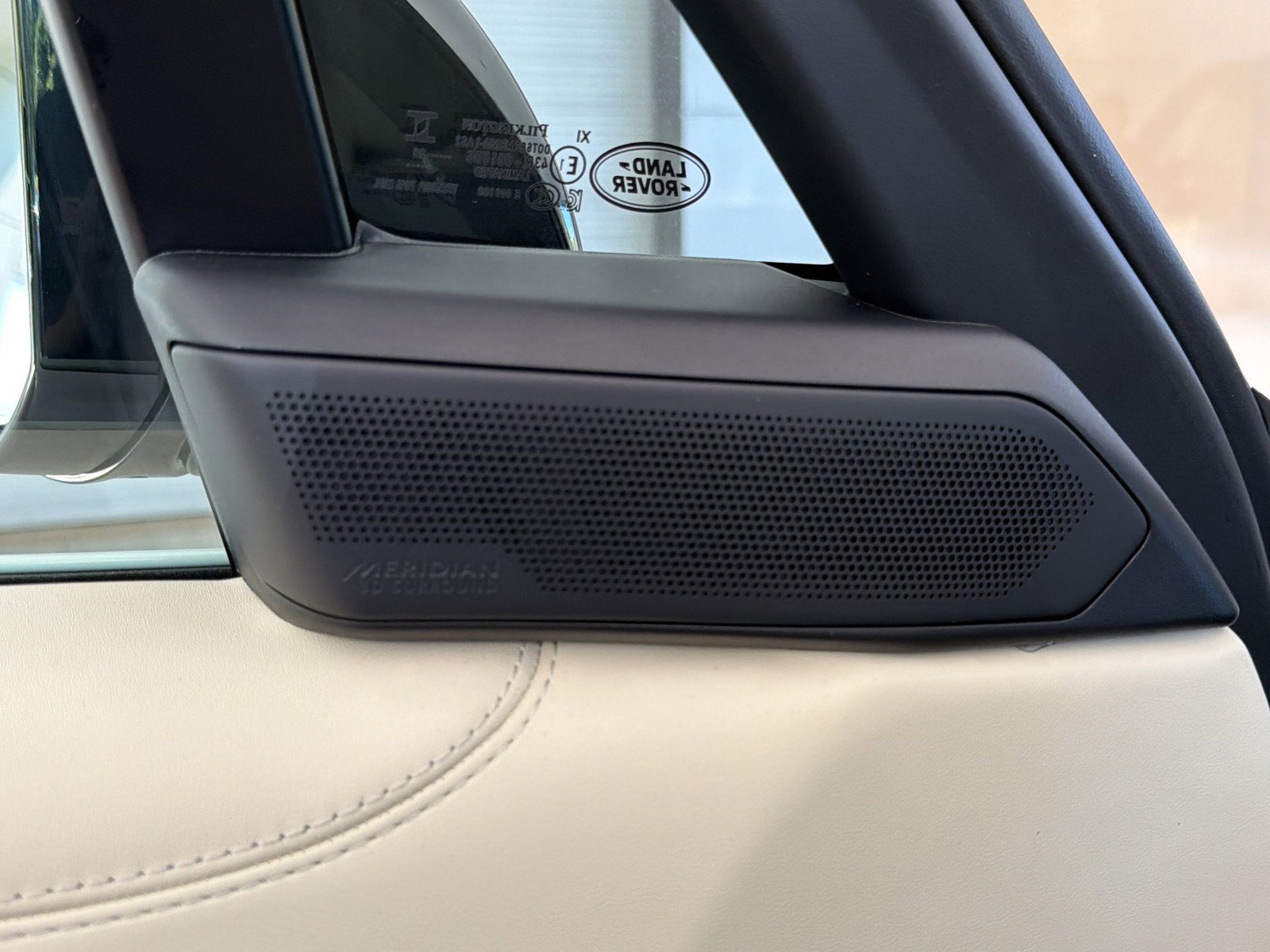 New 2026 Land Rover Range Rover SE AWD/4WD image 22