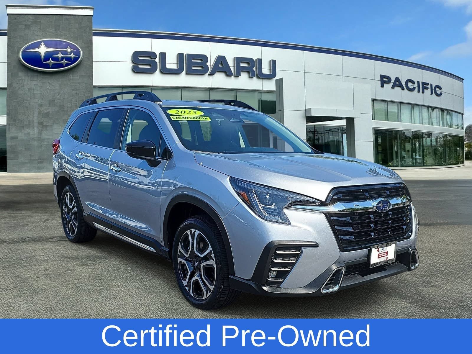 Used 2025 Subaru Ascent Touring AWD/4WD image 1