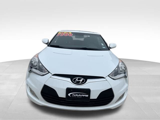 Used 2017 Hyundai Veloster Value Edition image 3