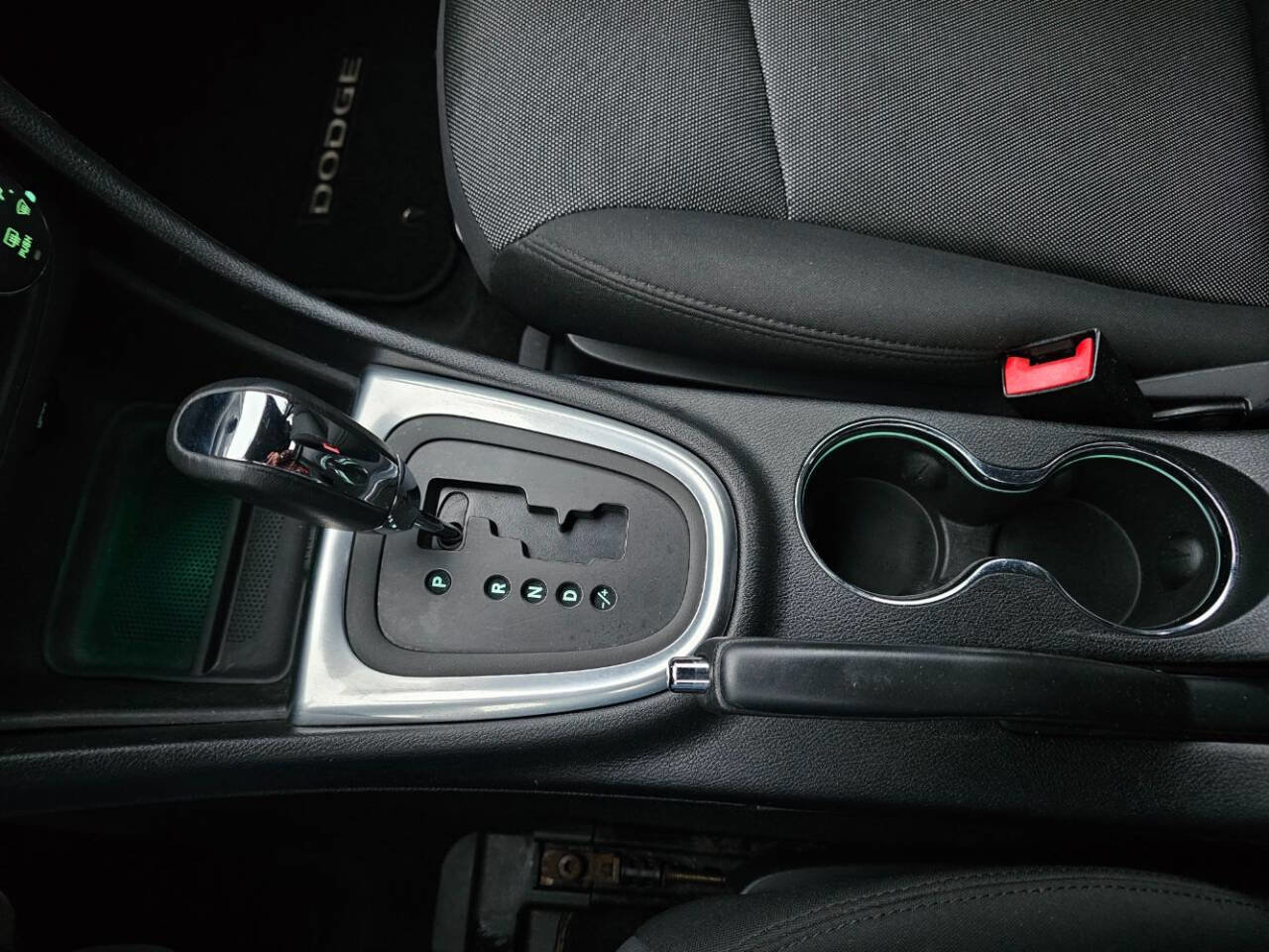 Used 2014 Dodge Avenger SXT image 16