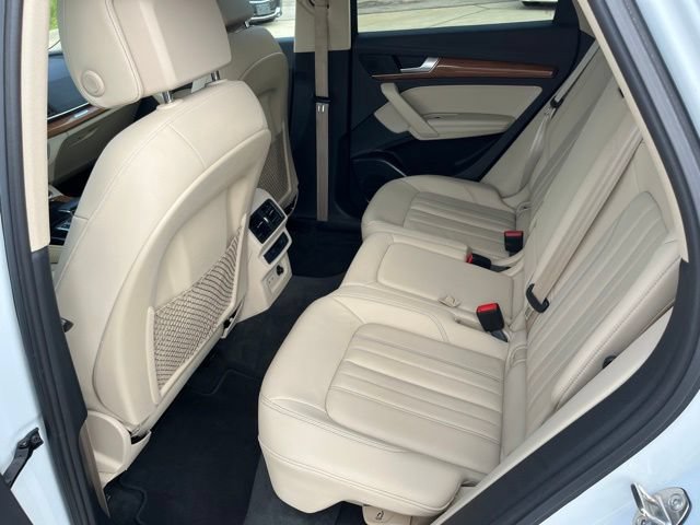 Used 2021 Audi Q5 2.0T Premium Plus w/ Premium Plus Package AWD/4WD image 12