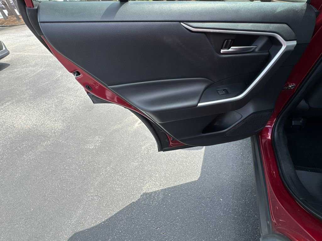 Used 2022 Toyota RAV4 XLE image 21