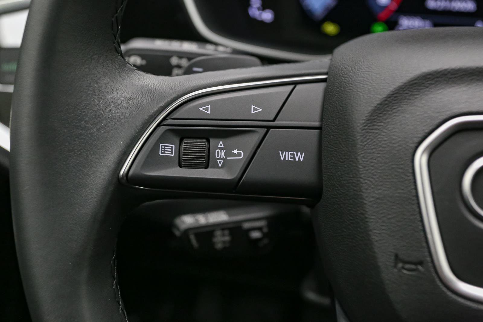 Used 2025 Audi Q3 2.0T Premium Plus w/ Premium Plus Package AWD/4WD image 40