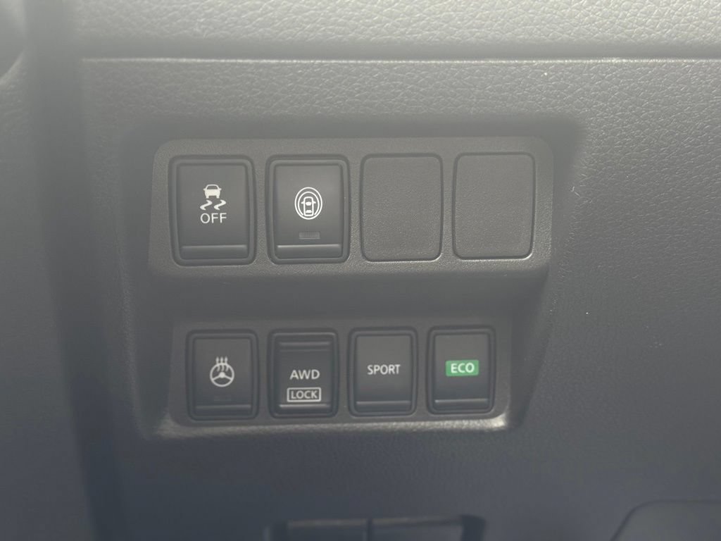 Used 2022 Nissan Rogue Sport SV AWD/4WD image 25