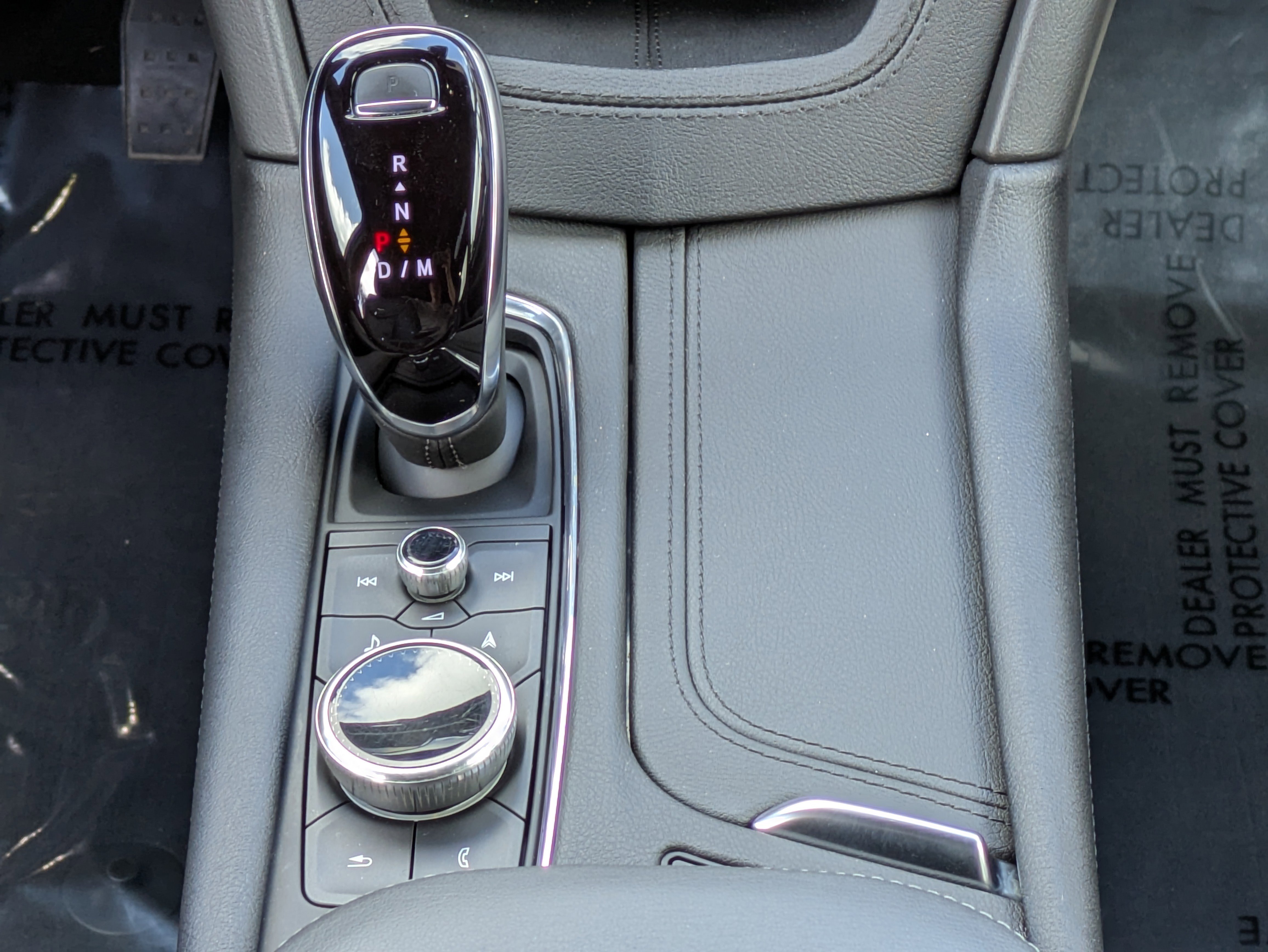 Certified 2024 Cadillac XT6 Premium Luxury w/ LPO, Floor Liner Package image 18