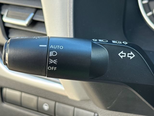 Used 2024 Nissan Rogue SV AWD/4WD image 17