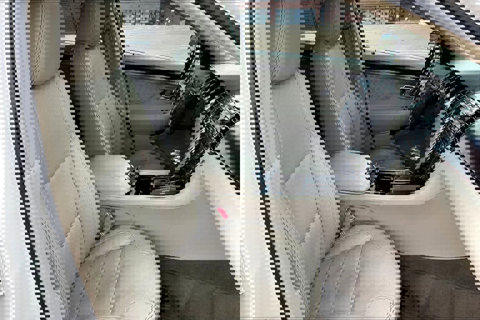 Used 2012 Ford Taurus Limited image 13