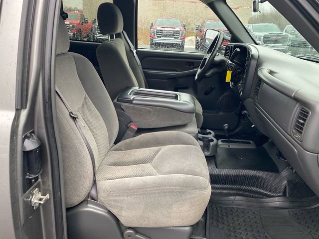 Used 2006 Chevrolet Silverado 2500 LS w/ Snow Plow Prep Package image 20