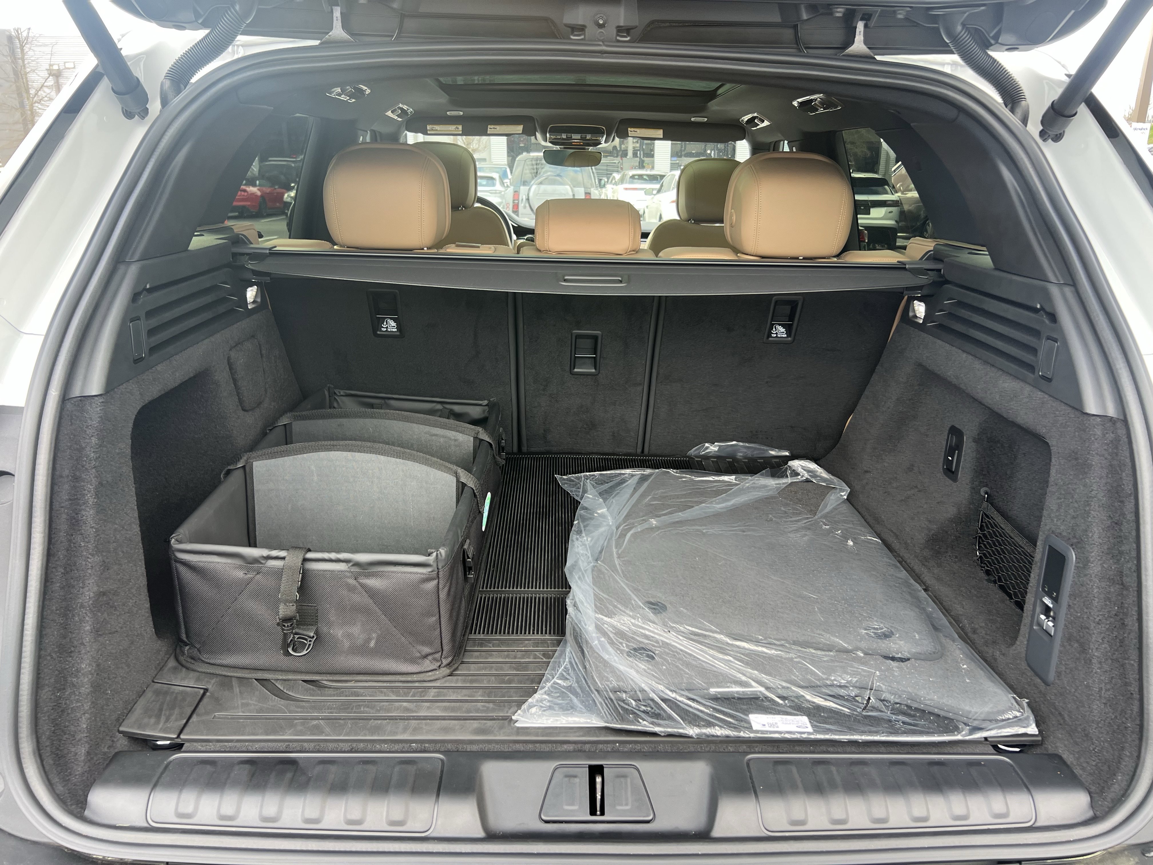 Certified 2025 Land Rover Range Rover Sport SE image 34