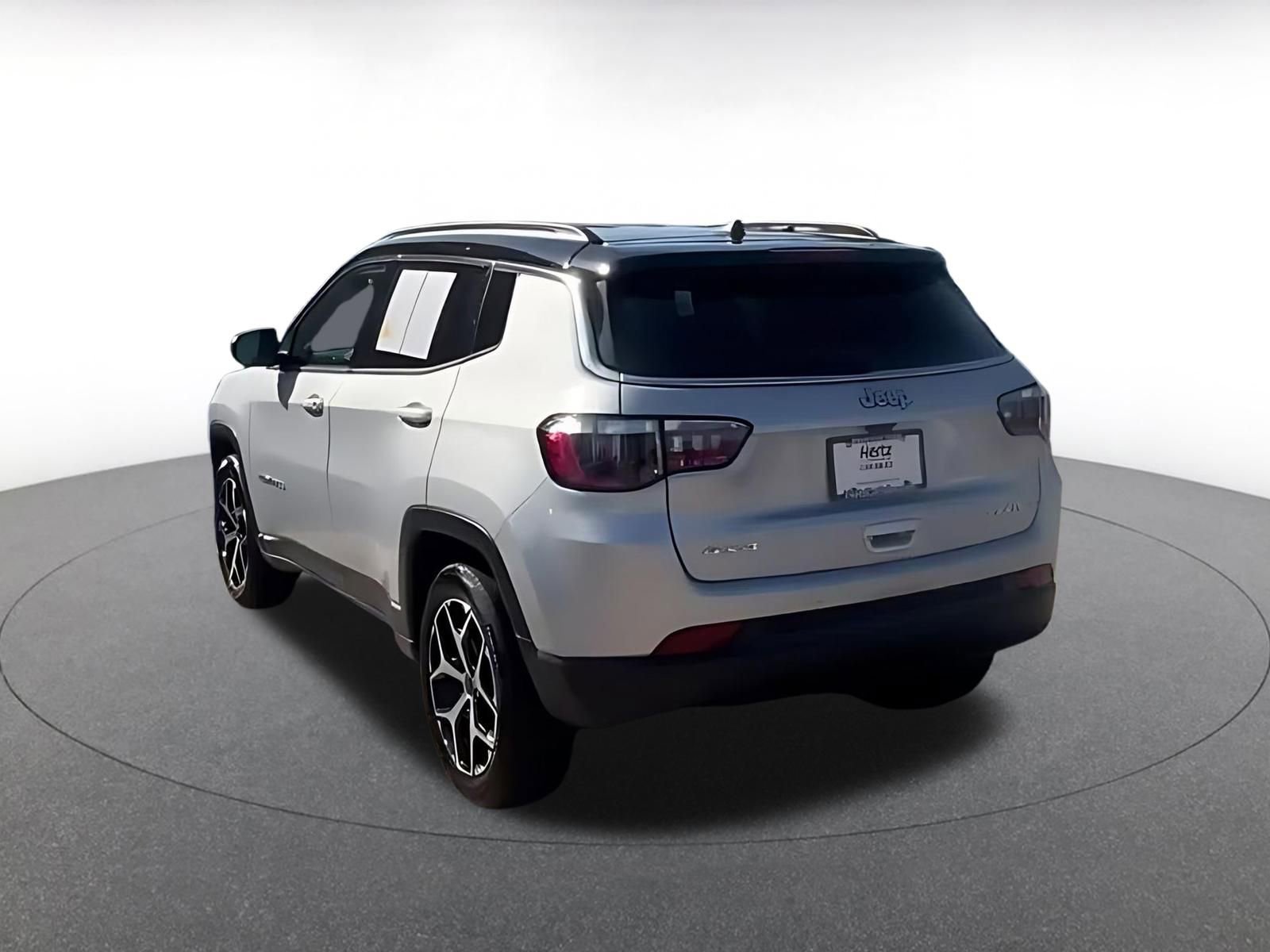 Used 2025 Jeep Compass Limited AWD/4WD image 11