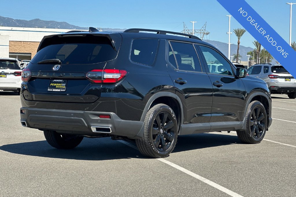 Certified 2025 Honda Pilot Black Edition image 4