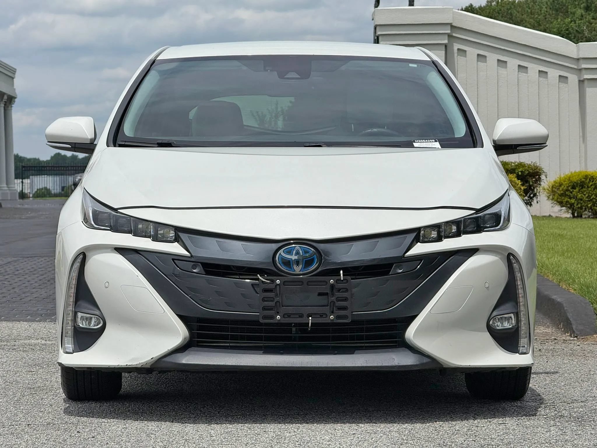 Used 2017 Toyota Prius Prime Advanced FWD image 3