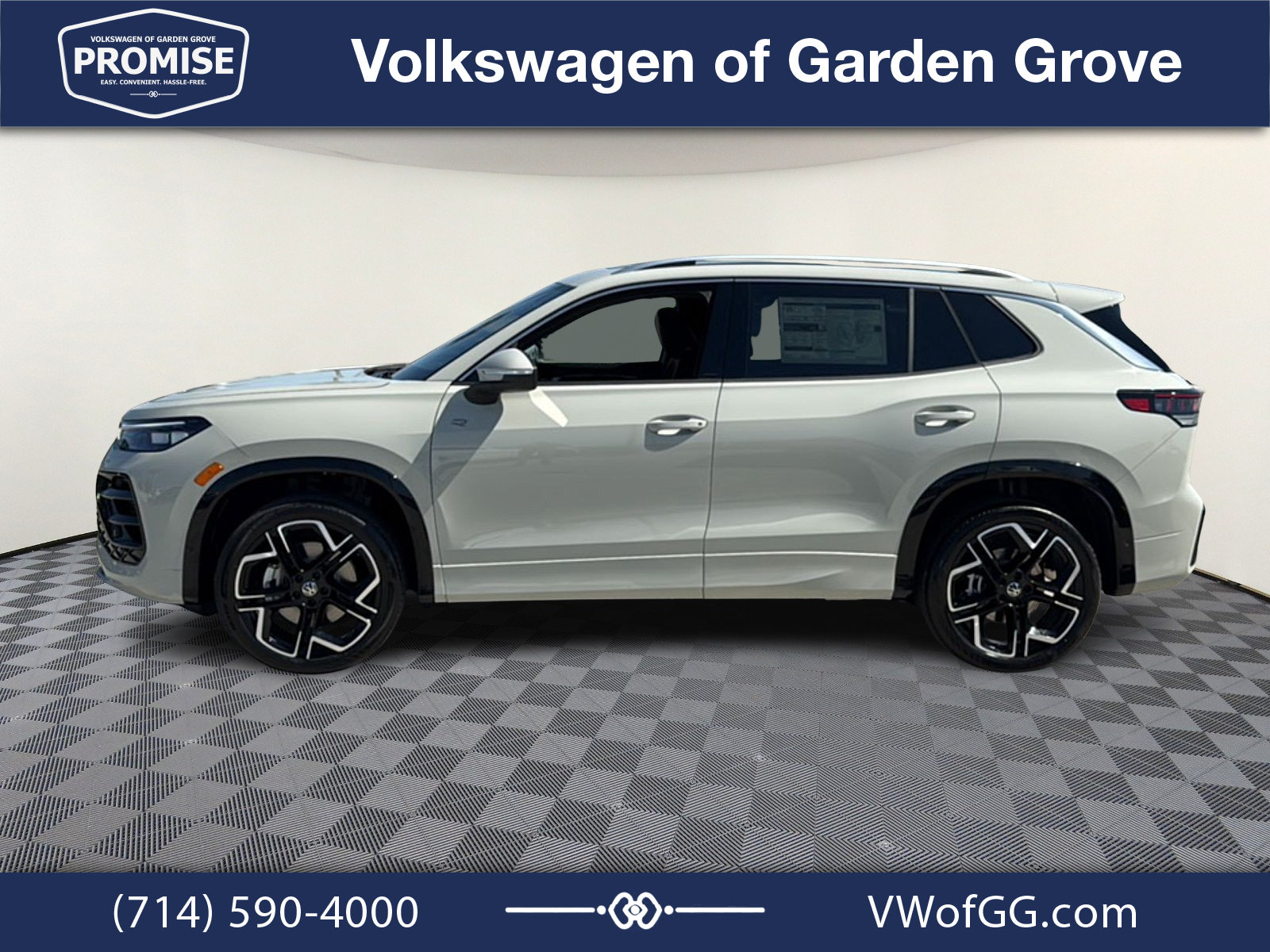New 2026 Volkswagen Tiguan SEL R-Line AWD/4WD image 5