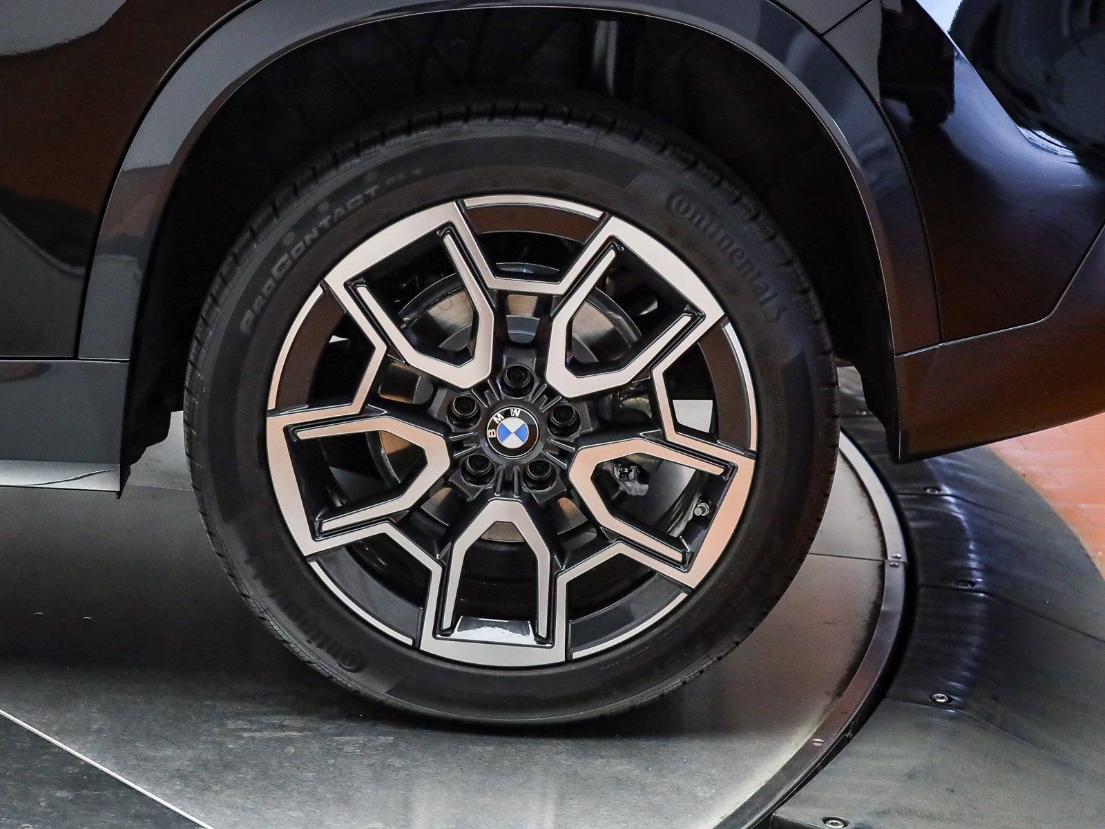 Used 2025 BMW X1 xDrive28i w/ Convenience Package image 11