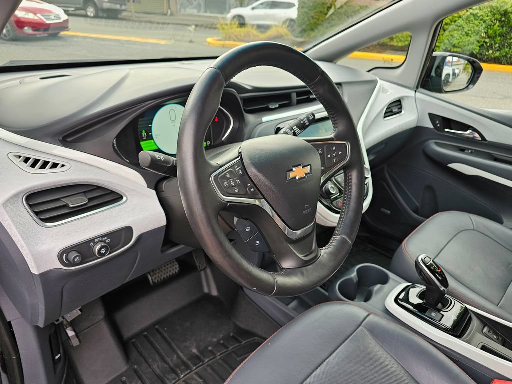 Used 2020 Chevrolet Bolt Premier w/ Infotainment Package FWD image 25