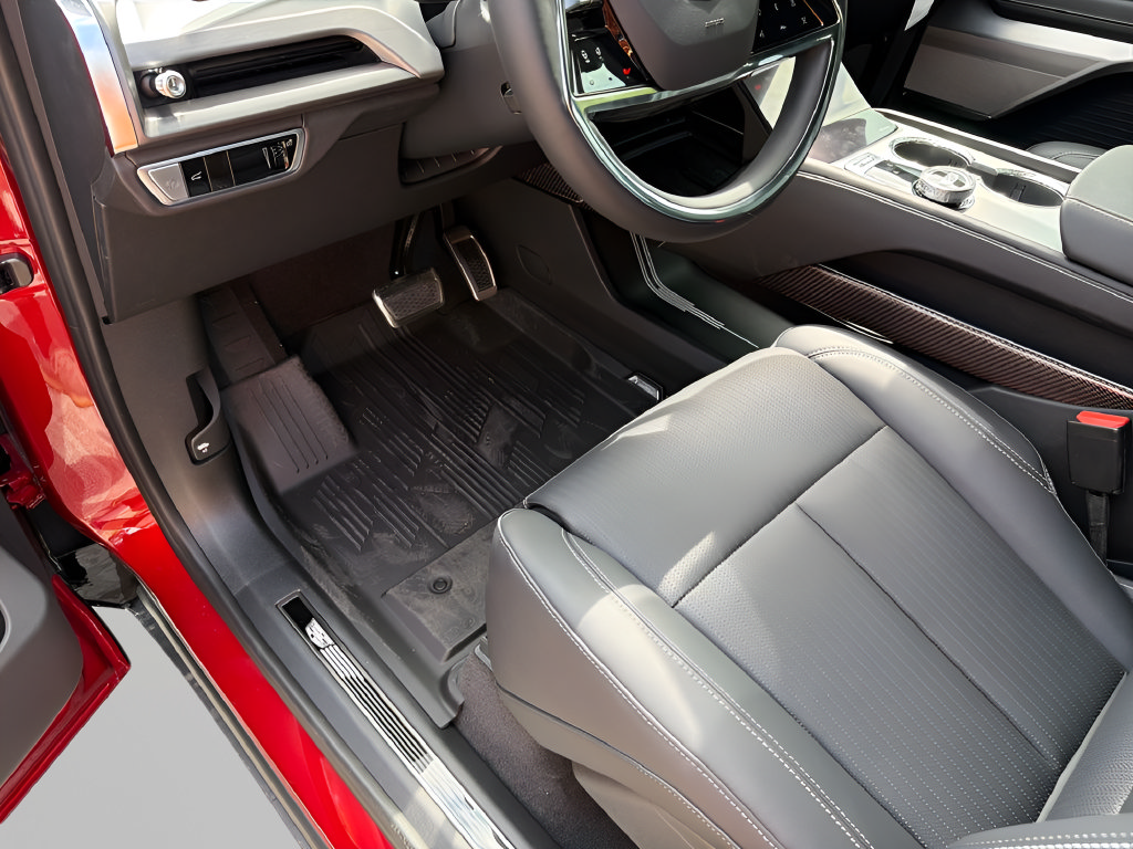 New 2027 Cadillac Vistiq Sport w/ LPO, Floor Liner Package AWD/4WD image 20