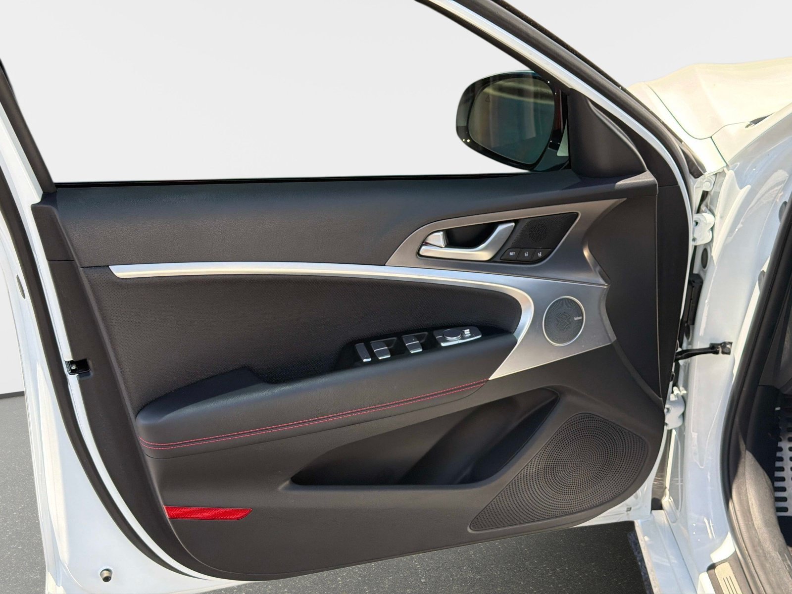 Used 2025 Genesis G70 2.5T w/ Sport Prestige Package RWD image 16