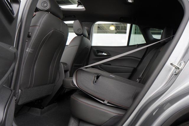 New 2026 Chevrolet Trax RS w/ Sunroof Package image 31