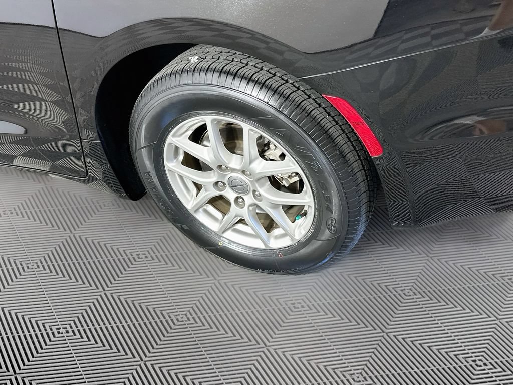 Certified 2024 Chrysler Pacifica Touring-L FWD image 42