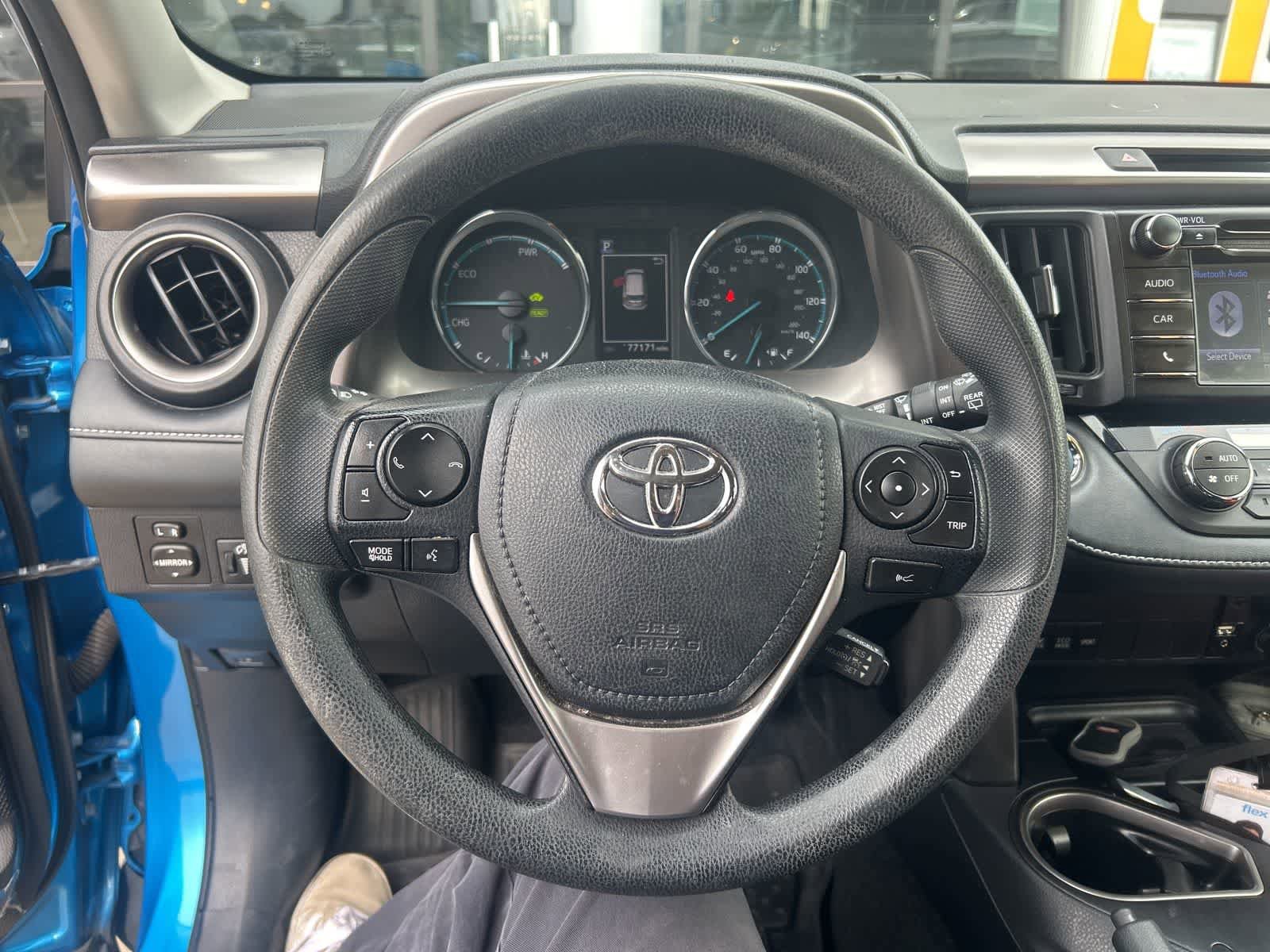 Used 2018 Toyota RAV4 LE AWD/4WD image 14