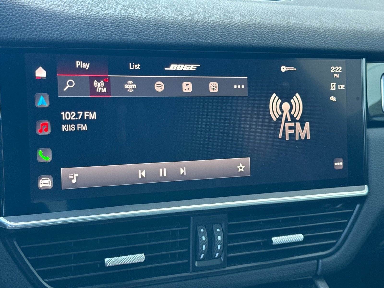 Used 2023 Porsche Cayenne Platinum Edition image 18