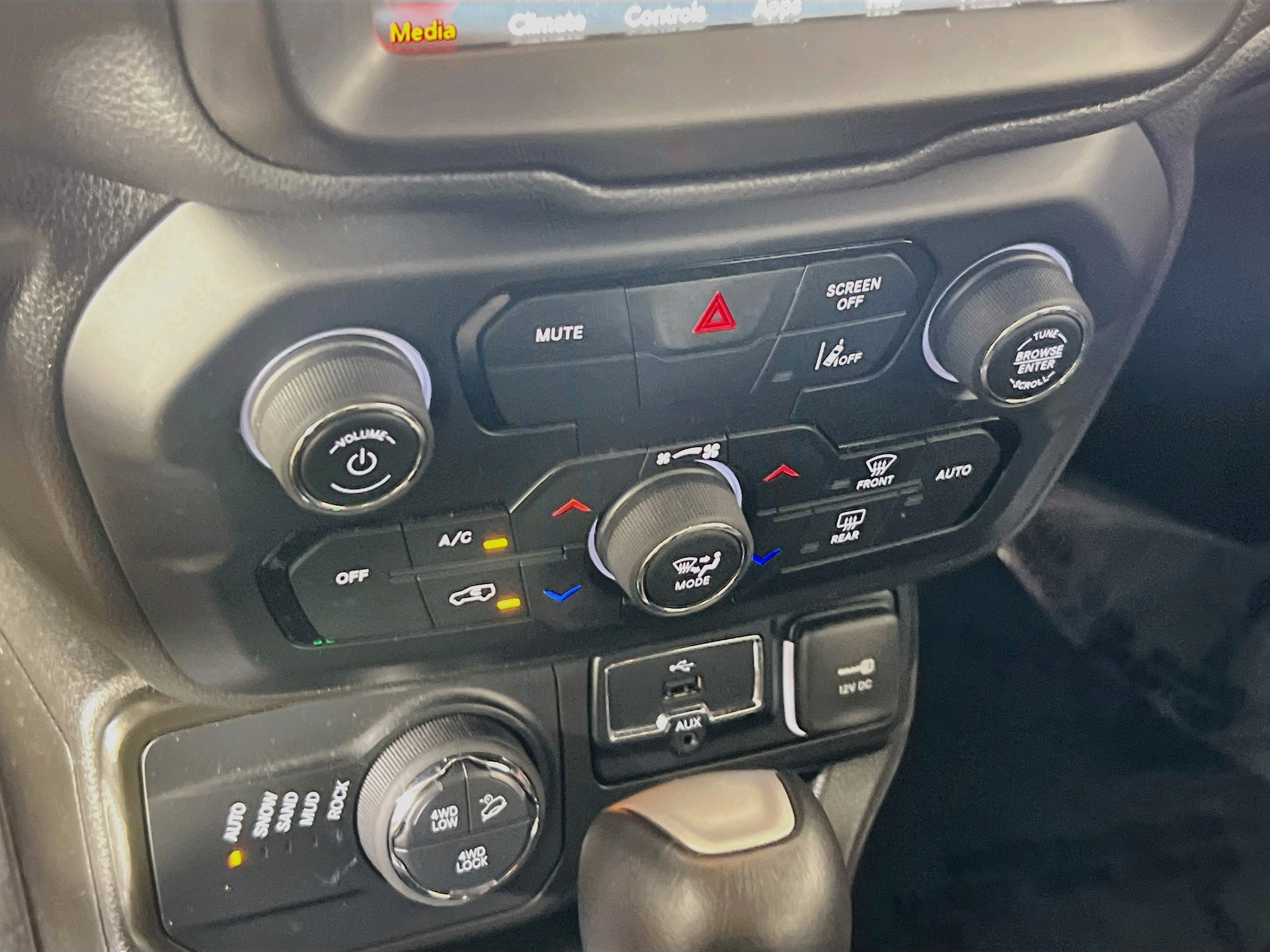 Used 2023 Jeep Renegade Trailhawk w/ Sun/Sound Group AWD/4WD image 15