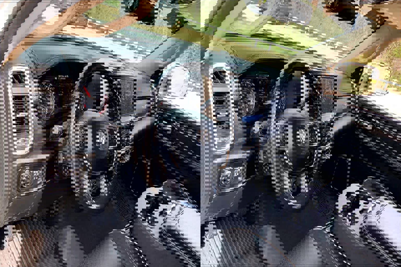 Used 2020 RAM 3500 Laramie image 18